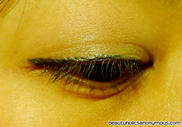 Estee Lauder Modern Mercury Pure Color Liquid Eyeliner in Graphite On Eyes