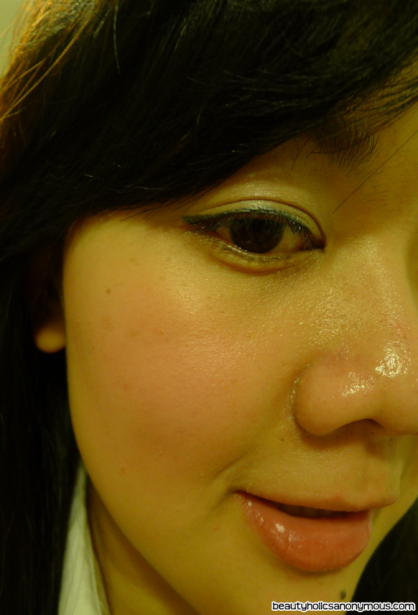 Estee Lauder Modern Mercury Pure Color Liquid Eyeliner in Graphite Half Face Shot
