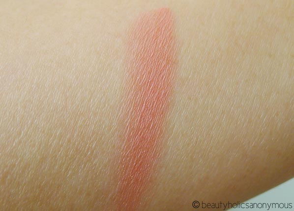 Stila Custom Color Blush in Self-Adjusting Coral Swatch