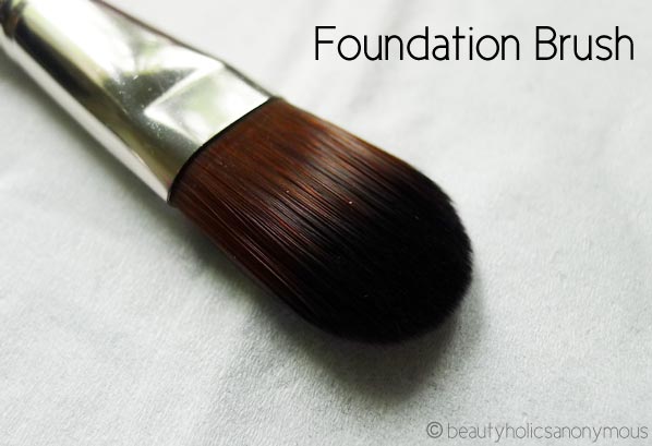 NP Set Foundation Brush