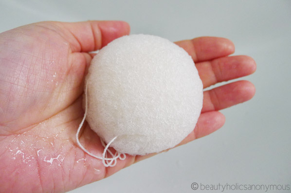 Damp KUU Konjac Sponge