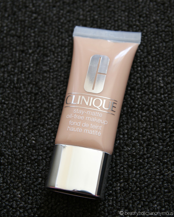 Clinique Stay-Matte Oil-Free Makeup