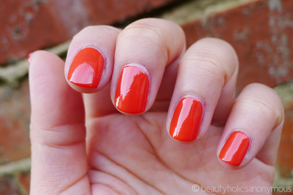 Sally Hansen Salon Manicure in Kook-A-Mango