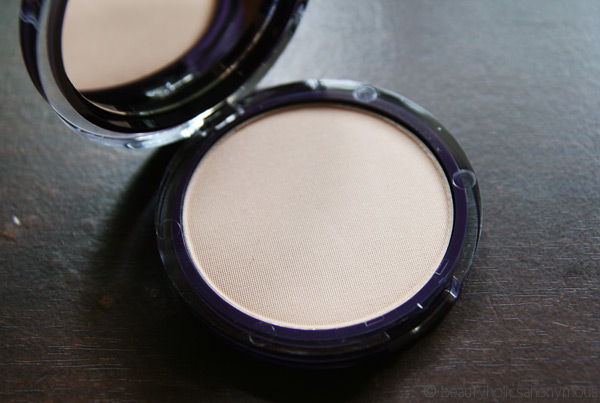 COVERGIRL + Olay's Pressed Powder