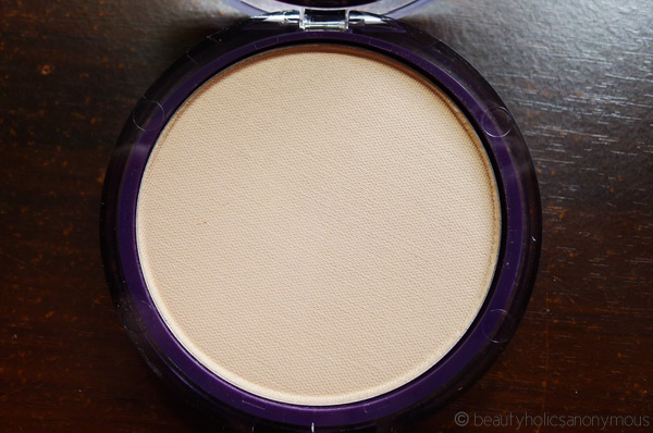 COVERGIRL + Olay's Pressed Powder