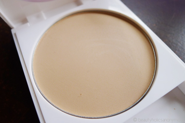 Revlon Nearly Naked Pressed Powder