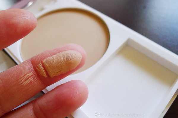 Revlon Nearly Naked Pressed Powder