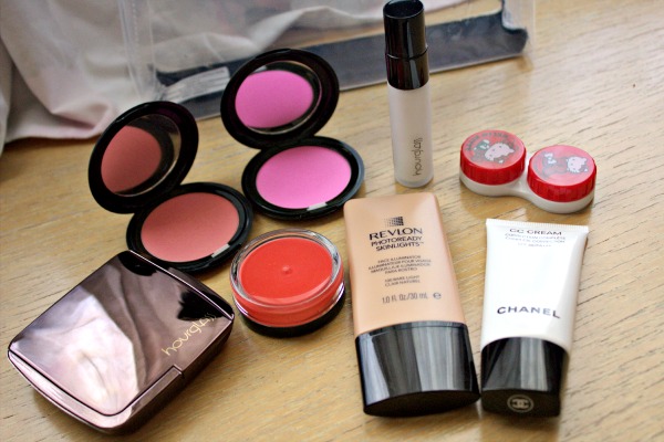 Travel Beauty: What's In My Travel Makeup Bag?