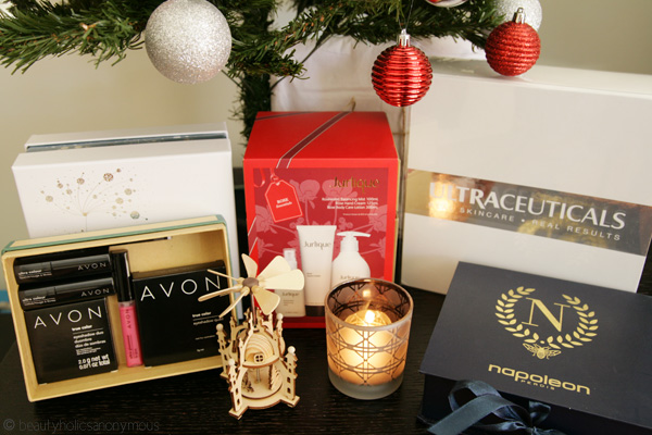 Beautyholics Anonymous Celebrates Christmas With A Redonkulously Massive Giveaway!
