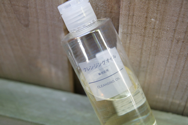 Testing MUJI’s Beauty Product Waters with their Cleansing Oil