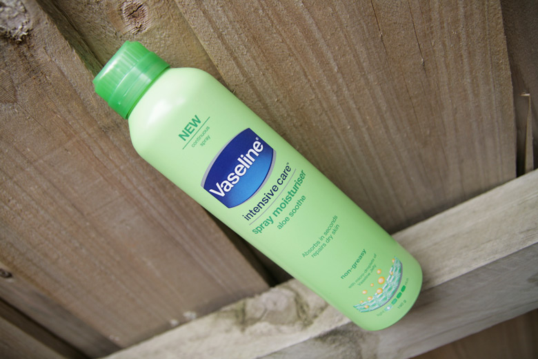 Quickie Mention: Vaseline Intensive Care Spray Moisturiser in Aloe Soothe