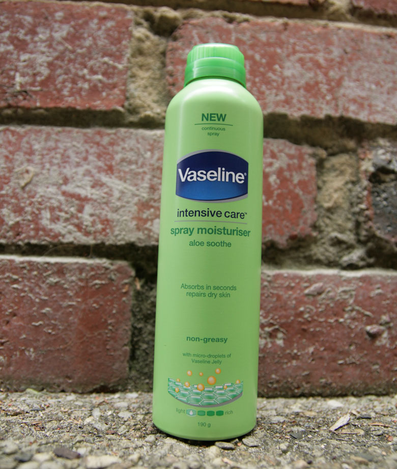 Vaseline Intensive Care Spray Moisturiser in Aloe Soothe