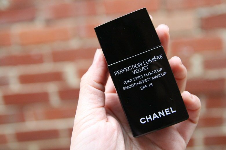 Chanel Perfection Lumiere Velvet Smooth-Effect Makeup