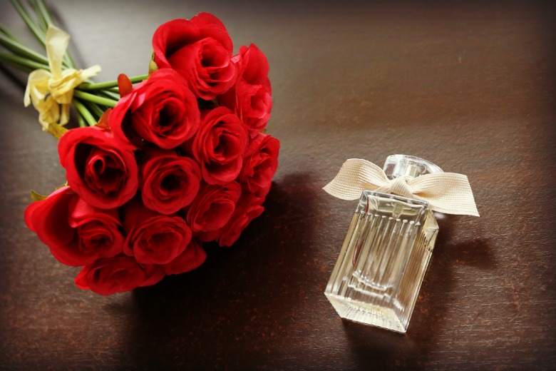 Chloe hotsell red perfume