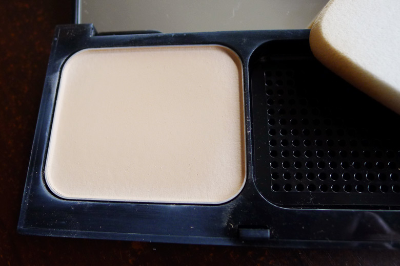 Bobbi Brown Skin Weightless Powder Foundation