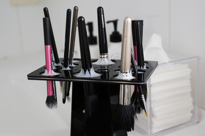 Benjabelle’s Brush Trees Make Drying Makeup Brushes A Real Breeze