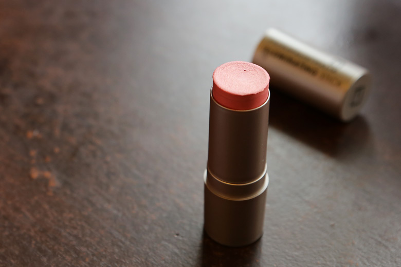 Face of Australia's Lumi-Tint Illuminating Stick in Hydra Haven