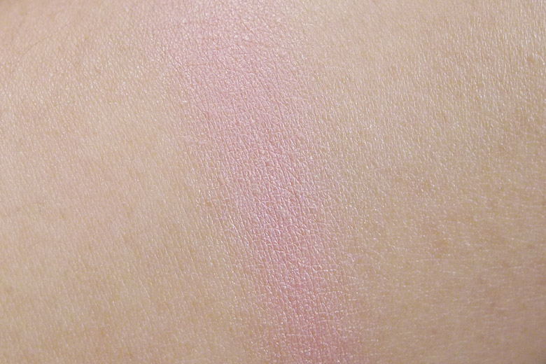 Charlotte Tilbury Cheek to Chic in Love Glow Swatch