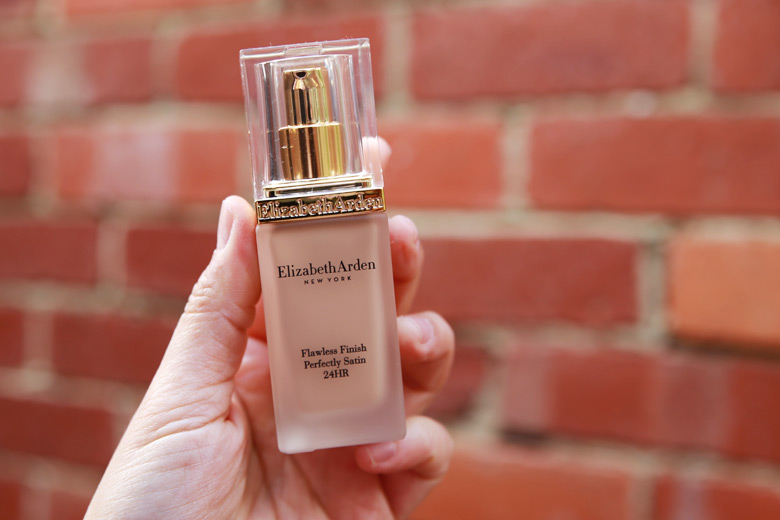 Elizabeth Arden Flawless Finish Perfectly Satin 24Hr Foundation