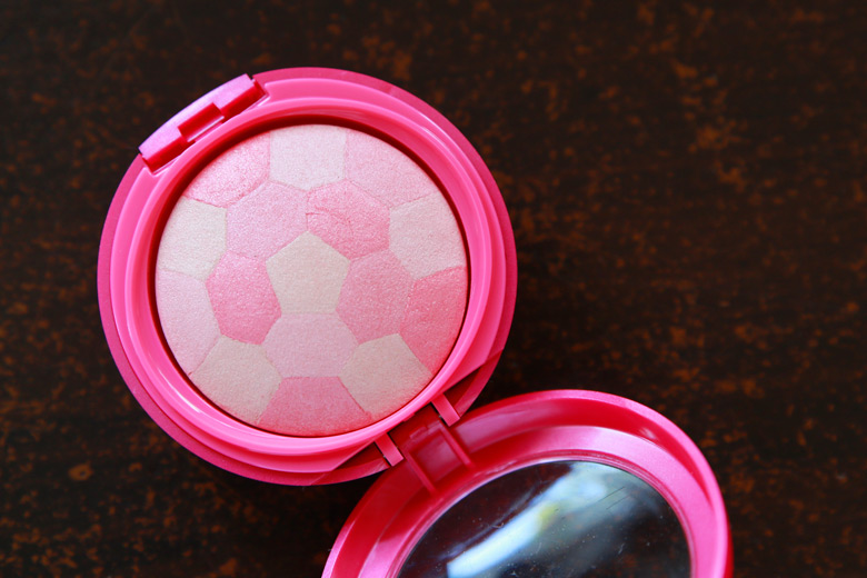 Get That Ultra Glam Bombshell Glow with Physician’s Formula’s Multi-Coloured Custom Blush in Brunettes