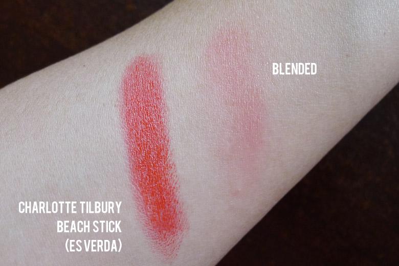 Charlotte Tilbury Beach Stick Lip-to-Cheek Dewy Colour Pop in Es Verda Swatch