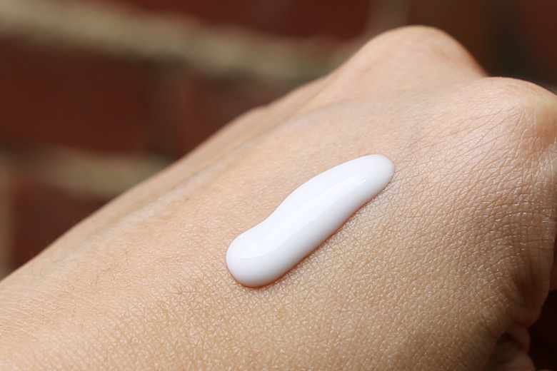 Physiogel Daily Moisture Therapy Lotion Swatch
