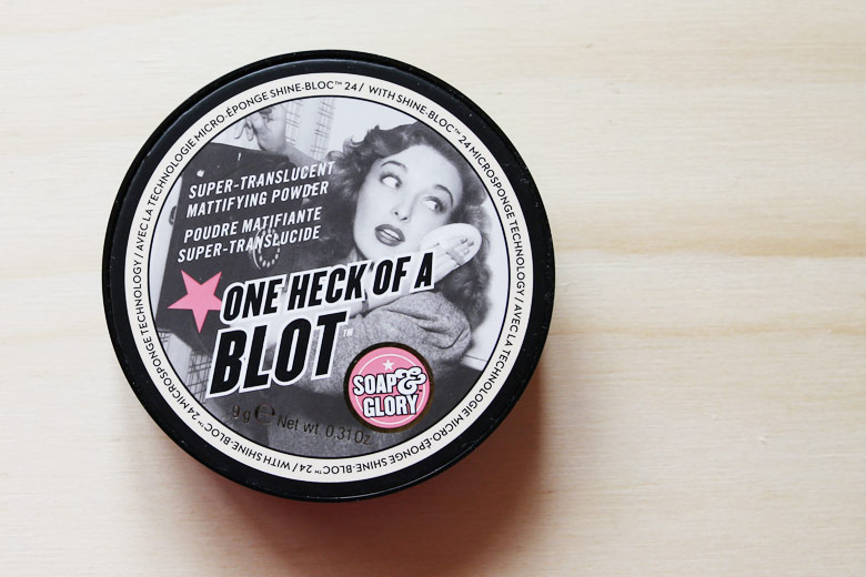 Soap & Glory One Heck of A Blot Super Translucent Mattifying Powder