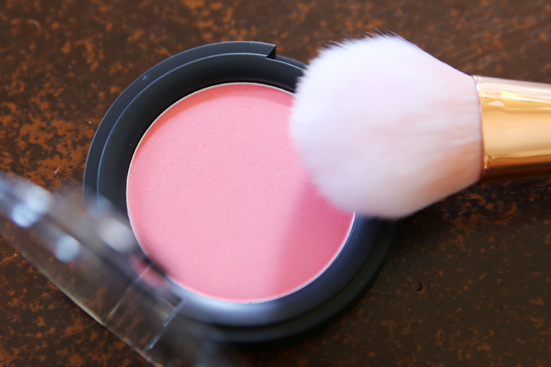 EGLIPS Apple Fit Blusher in Sexy Rose