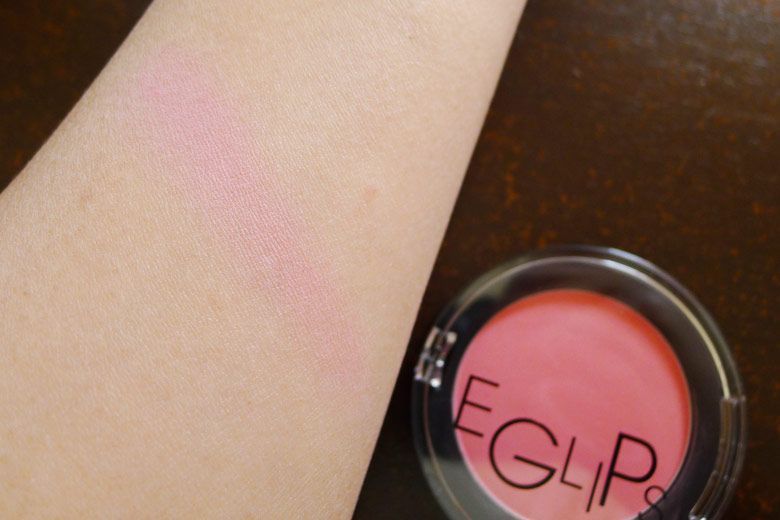 EGLIPS Apple Fit Blusher in Sexy RoseEGLIPS Apple Fit Blusher in Sexy Rose Swatch